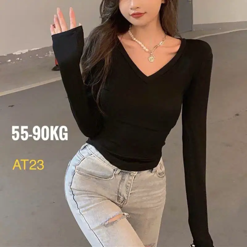 Chất liệu thun gân mềm mại của áo croptop bigsize AT23, có độ co giãn tốt